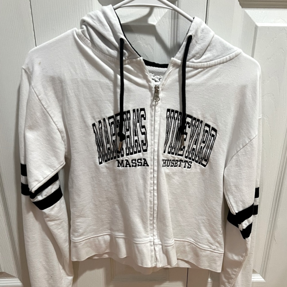 martha’s vineyard sweatshirt zip up